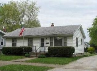 1220 Colton Ave, Bloomington, IL 61701