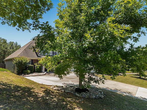 4th image of 850 Herrington Dr