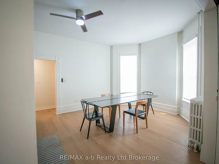 390 Ontario St #LOWER — Photo 6