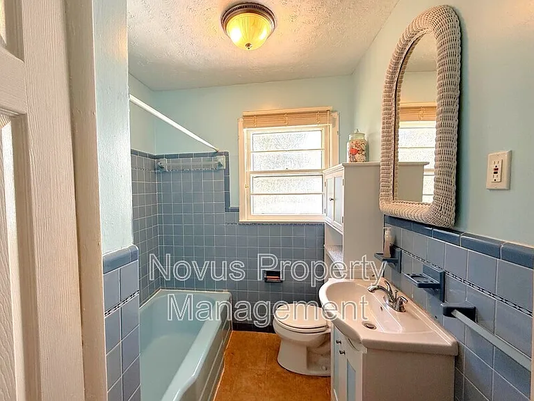 100 W Greenwood Dr — Photo 11