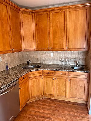 5th image of 1914 Bay Ave #4A
