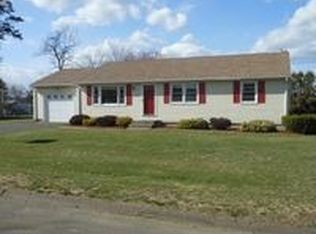 10 Melinda Ln, Easthampton, MA 01027