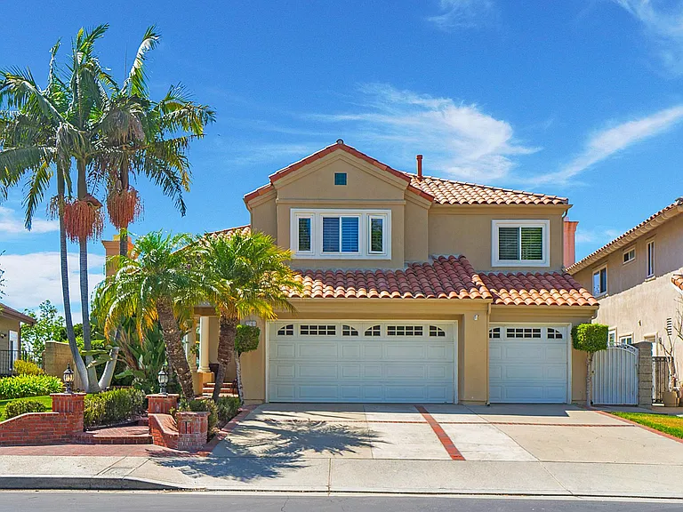 22191 Amber Rose — Photo 1