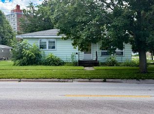 930 W Howard St, Pontiac, IL 61764