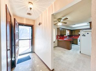 121 E 2nd St, Custer City, OK 73639