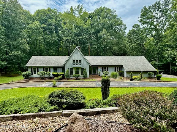 102 W Beaver Creek Road, Wadesboro, NC 28170