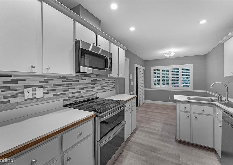 1st image of 202 Regis Ct