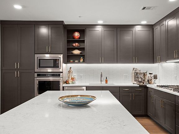 2nd image of 900 S 1st St #203