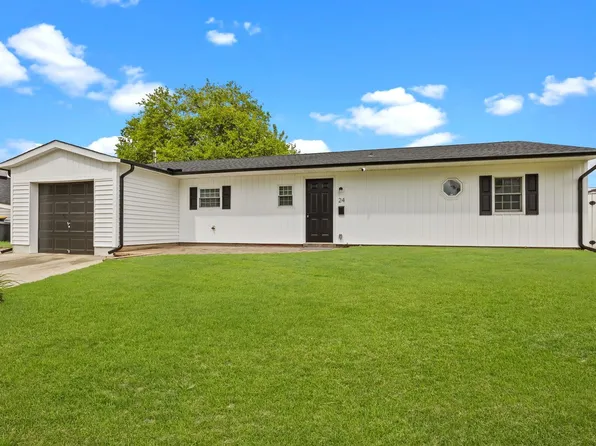 24 Lavender Ln, Levittown, PA 19054