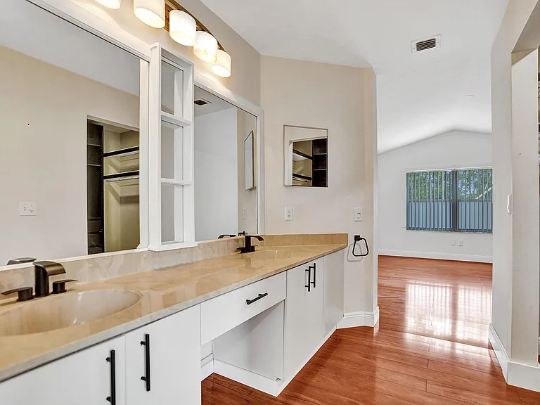 6817 Barnwell Dr — Photo 16