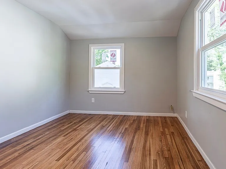 163-165 Woodlawn Cir — Photo 17