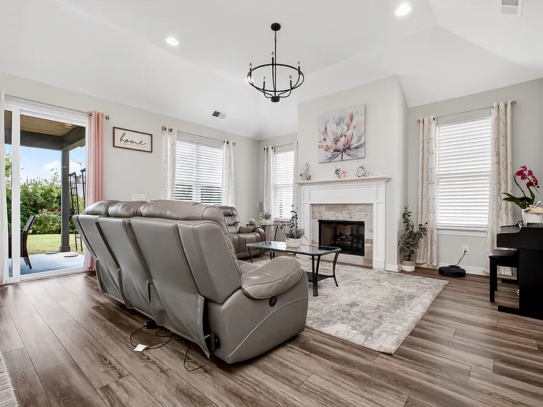 4040 Olivia Rd — Photo 6