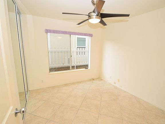 3rd image of 98-2009 Kaahumanu St APT F