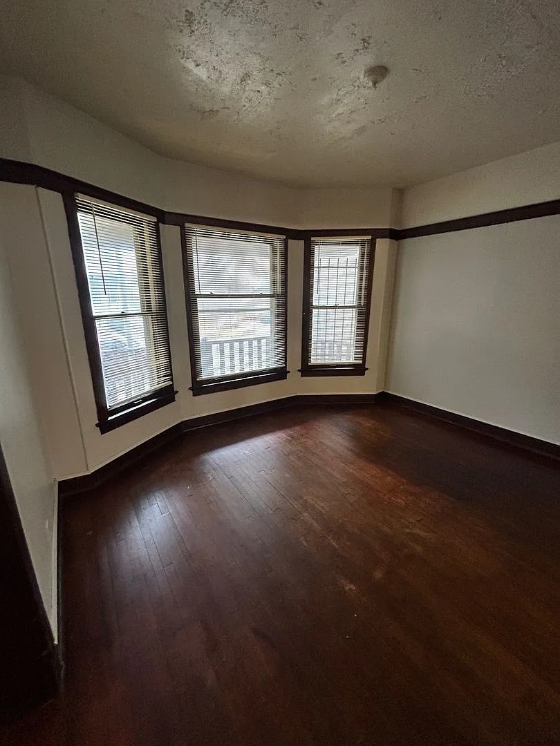 2621N15thK — Photo 2