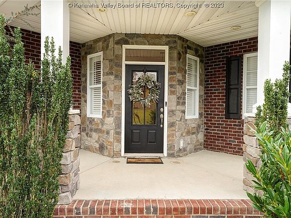 3rd image of 505 Wynterhall Ln