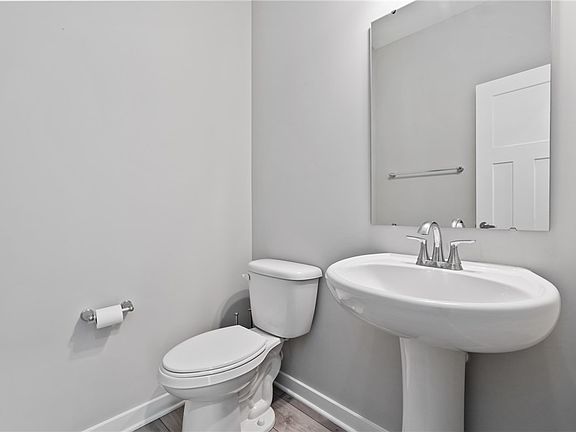 5th image of 159 Twin Oaks Dr