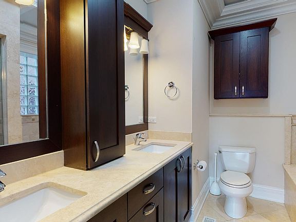 5th image of 2333 N Bosworth Ave APT 2
