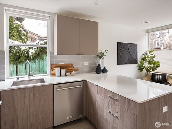 4th image of 4155 Delridge Way SW