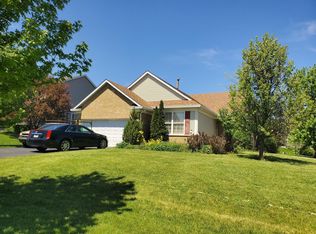 1827 Prairie Ridge Cir, Lindenhurst, IL 60046