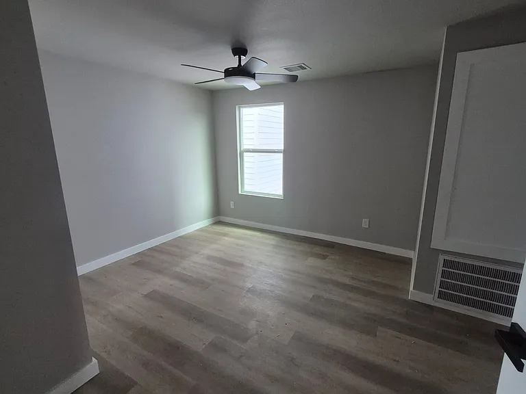 1519 McKee St #3 — Photo 5