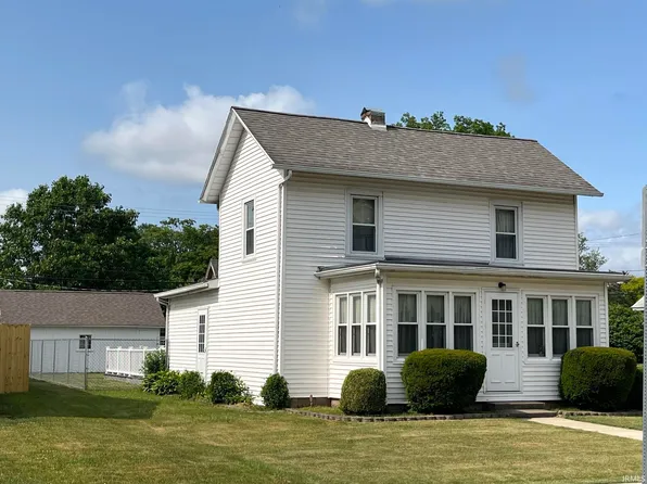 217 W Chestnut St, New Carlisle, IN 46552