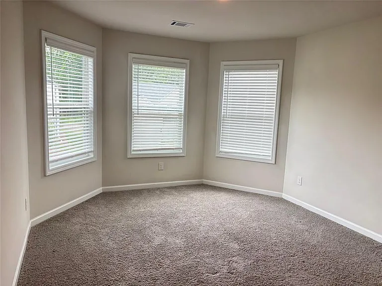 404 Fox Creek Dr — Photo 13