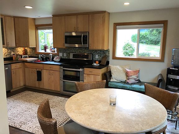 2nd image of 15329 SE Newport Way