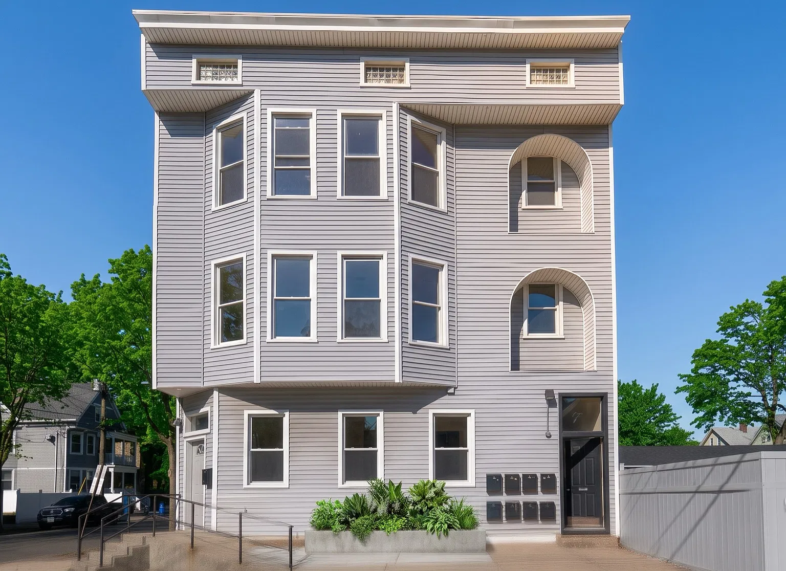 923 Elm St — Photo 4