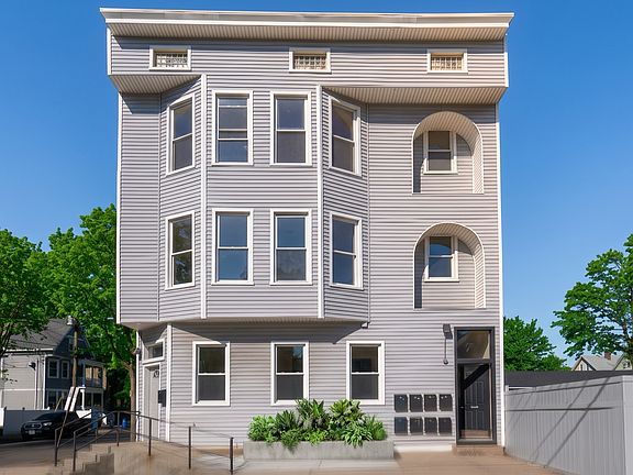 4th image of 923 Elm St APT 2A