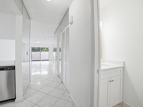 5th image of 8207 Fairway Road Road #8207