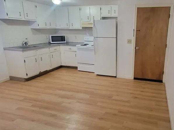 428 Main St APT 2-5, West Dennis, MA 02670