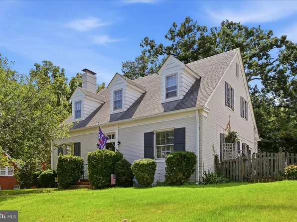 318 Oakridge Ct, Front Royal, VA 22630