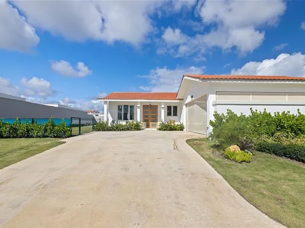 691 Camino De Las Playeras Isla Frst, Dorado, PR 00646