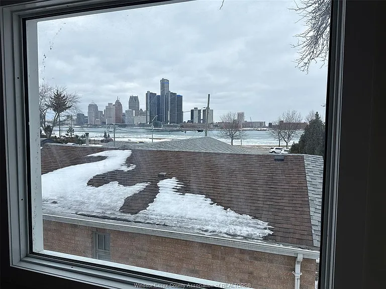 191 Marentette Ave #2 — Photo 7