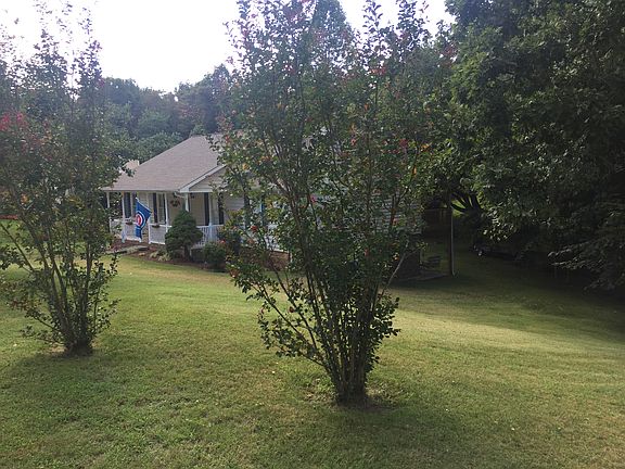 2nd image of 139 Glen Oaks Dr
