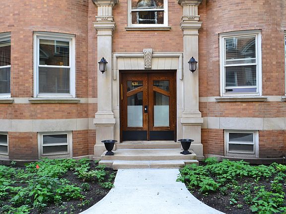 2nd image of 631 W Barry Ave #1G
