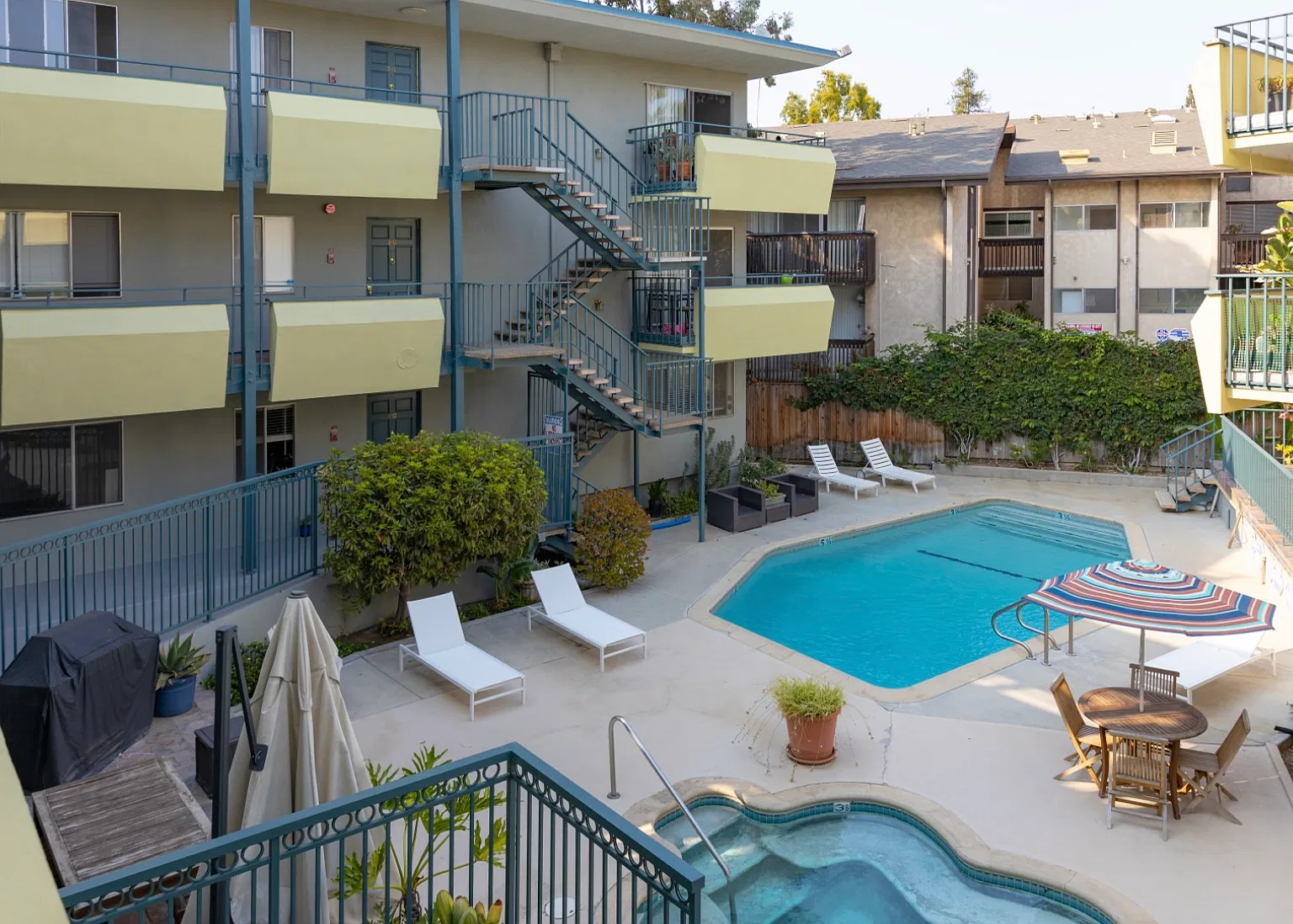 Fox Hills Apartments — Photo 4