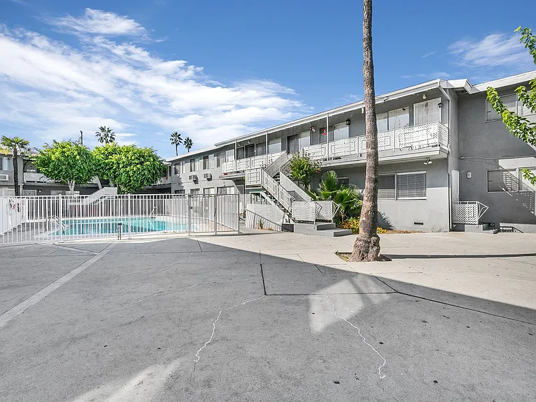 7100 Fulton Ave — Photo 17