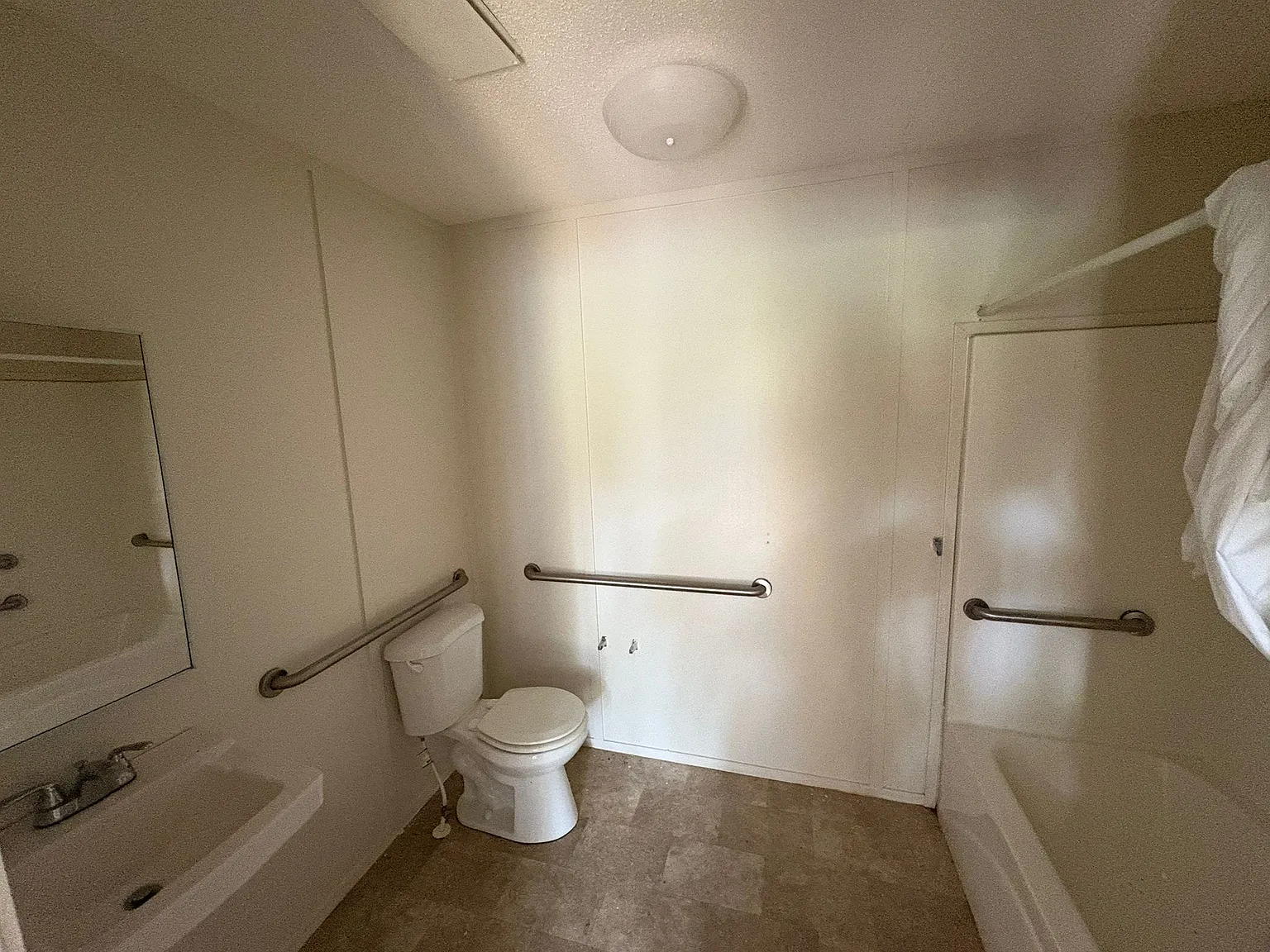 Sylvania MHP — Photo 1