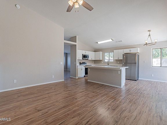 5th image of 8401 W AVALON Drive
