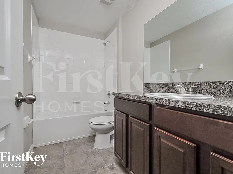 10237 Carloway Hills Dr — Photo 13