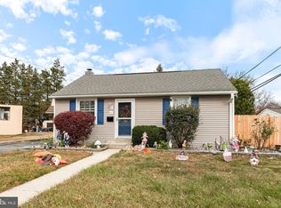 4 Vinsmith Ave, Aston, PA 19014