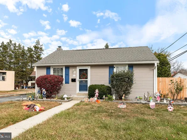 4 Vinsmith Ave, Aston, PA 19014