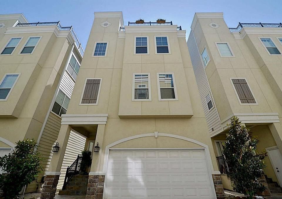1st image of 1213 W 15th 1/2 St Unit C