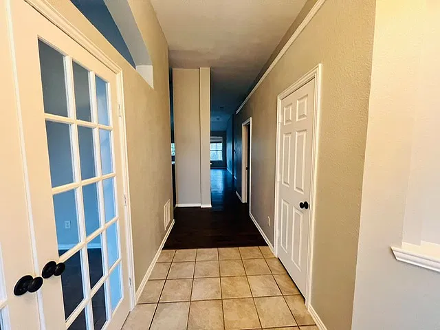 3 bed, 1717 sqft, $2,100 — Photo 3