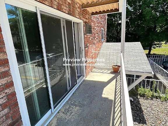 5th image of 73 Charlesbank Rd #201P