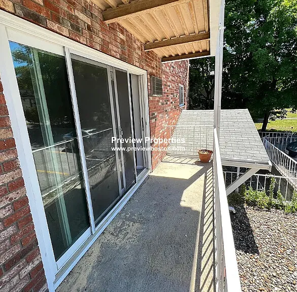 Charlesbank Rd — Photo 17