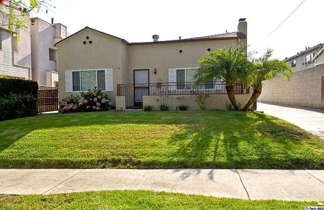1st image of 125 Carr Dr