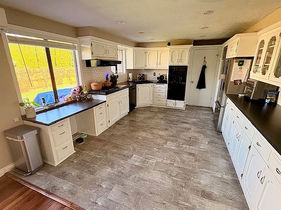 2nd image of 2225 Willona Dr