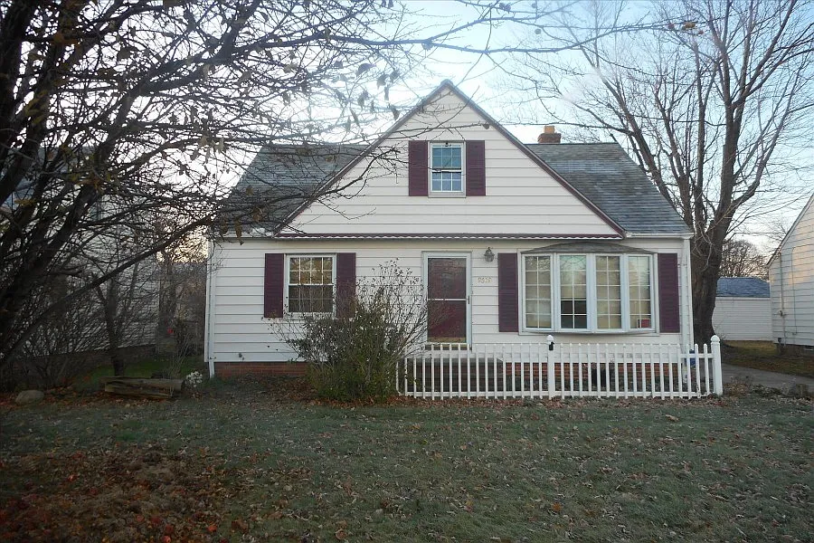 9609 Biddulph Rd photo 1